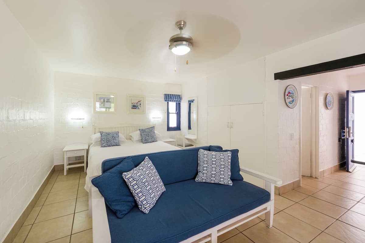Cascades 1 Bedroom Kaliva | 客房內保險箱、熨斗/熨衣板、無線上網、獨特裝潢