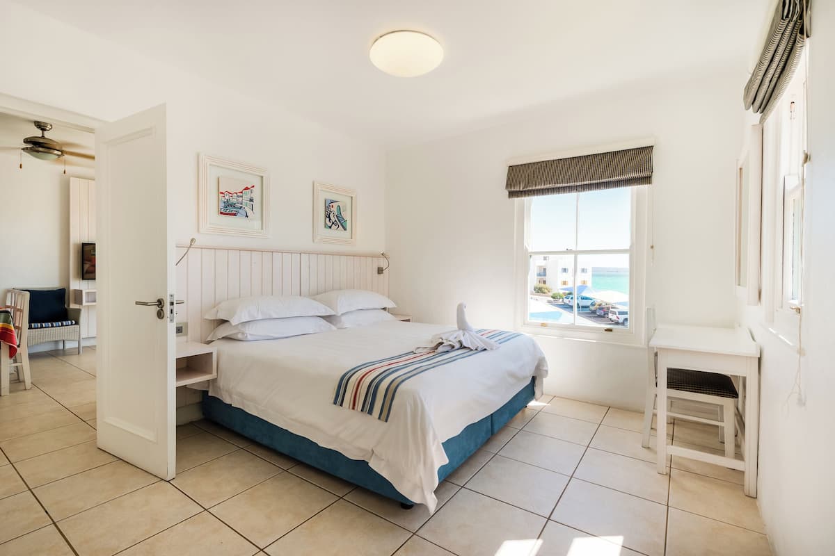 Terraces 2 Bedroom Kaliva | 1 bedroom, in-room safe, individually decorated, individually furnished