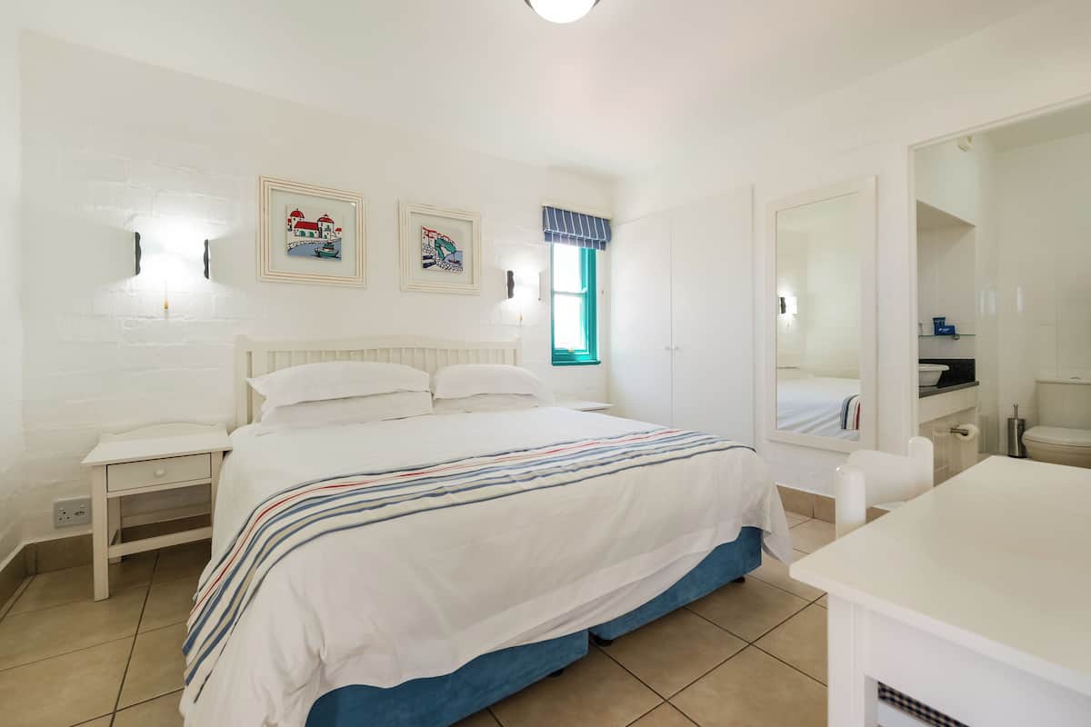 Cascades 2 Bedroom Kaliva | 1 bedroom, in-room safe, individually decorated, individually furnished