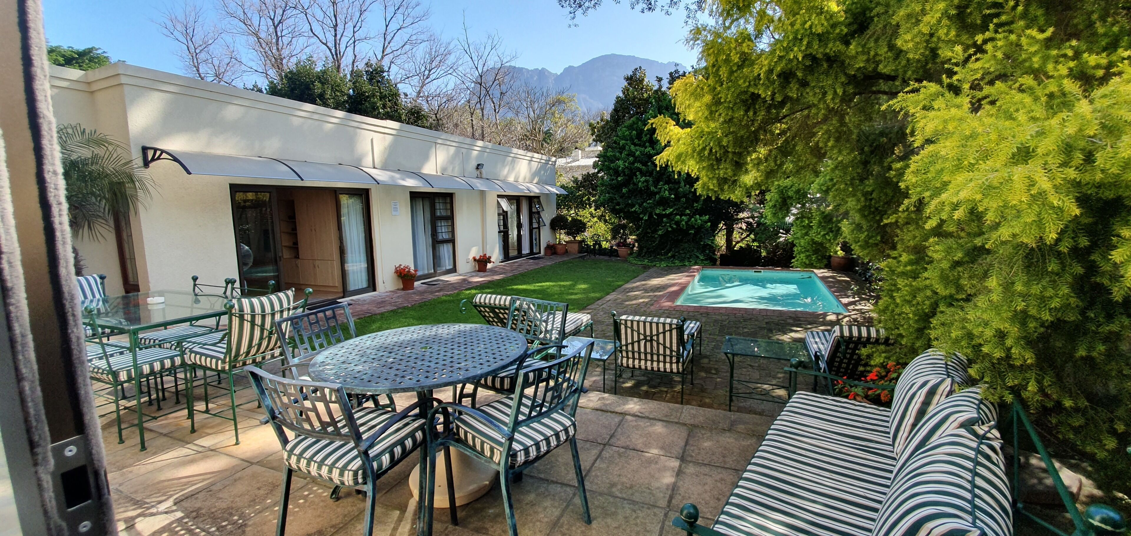 Leopard Room | Terrace/patio