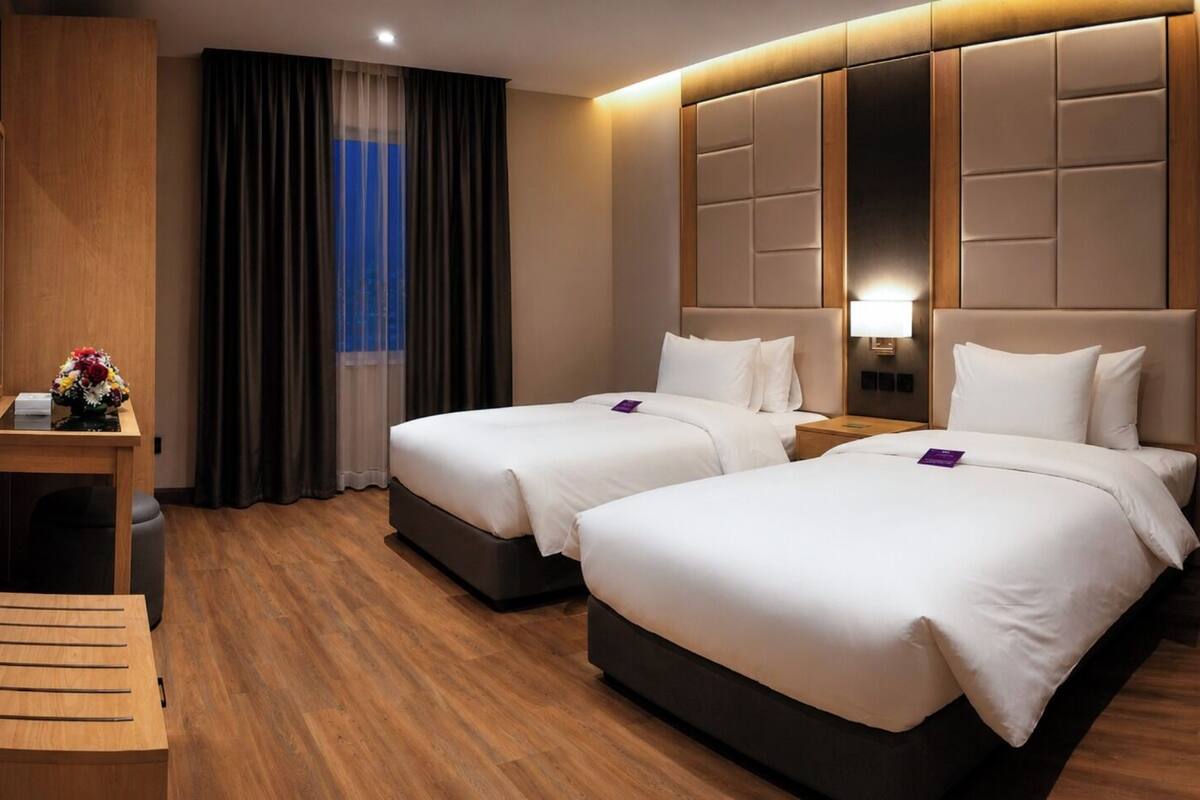 Executive Suite, 2 Bedrooms | Minibar, in-room safe, WiFi (free), bed sheets