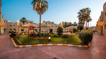 Children’s play area – outdoor