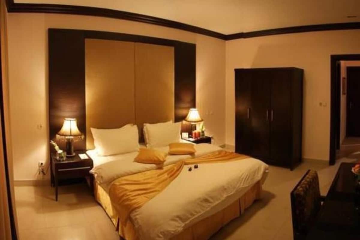 Minibar, in-room safe, rollaway beds, free WiFi