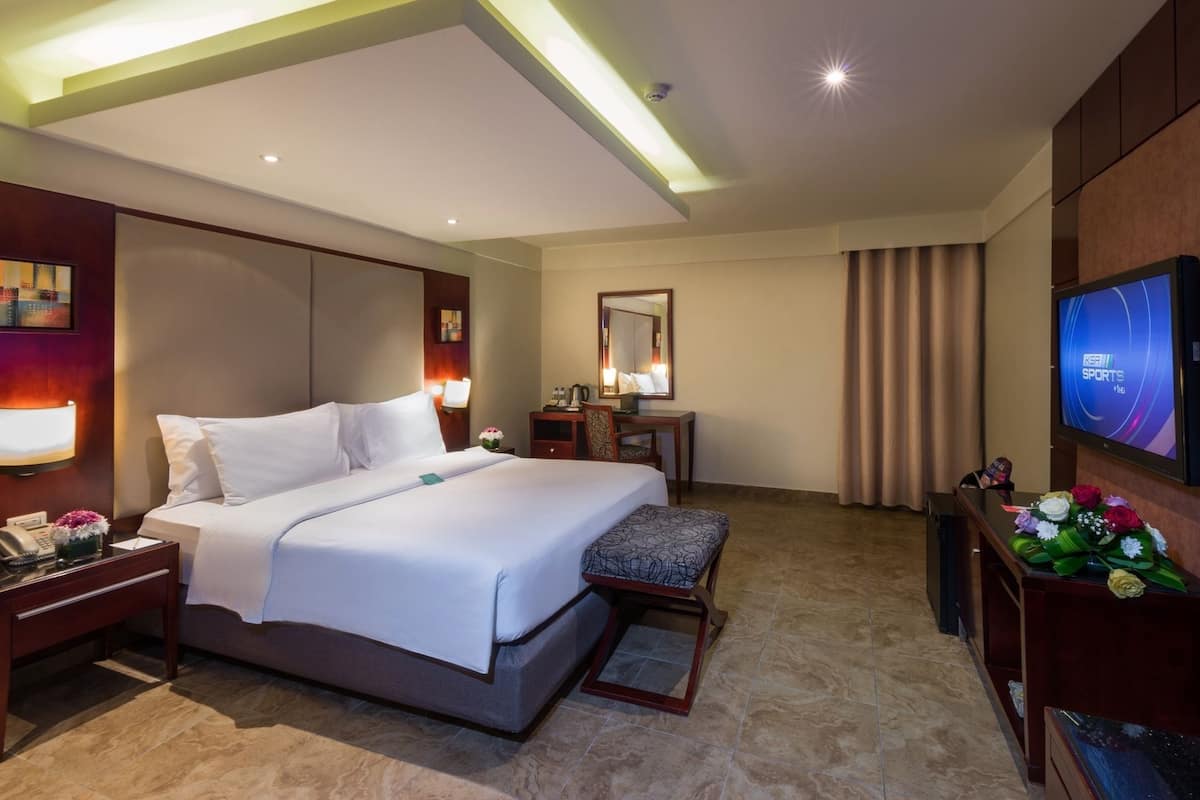 Suite, 3 Bedrooms | Minibar, in-room safe, iron/ironing board, rollaway beds