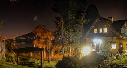 Los Juncos Patagonian Lake House