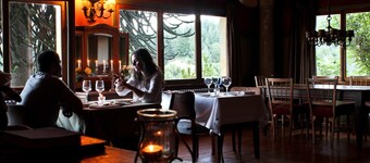 Los Juncos Patagonian Lake House