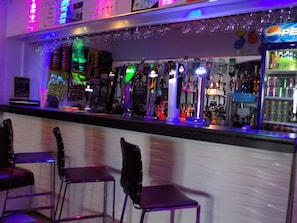 Bar (in der Unterkunft)