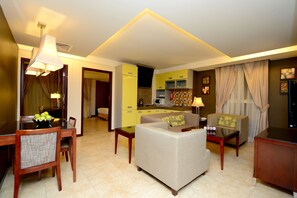 Suite, 2 chambres | Salle de séjour