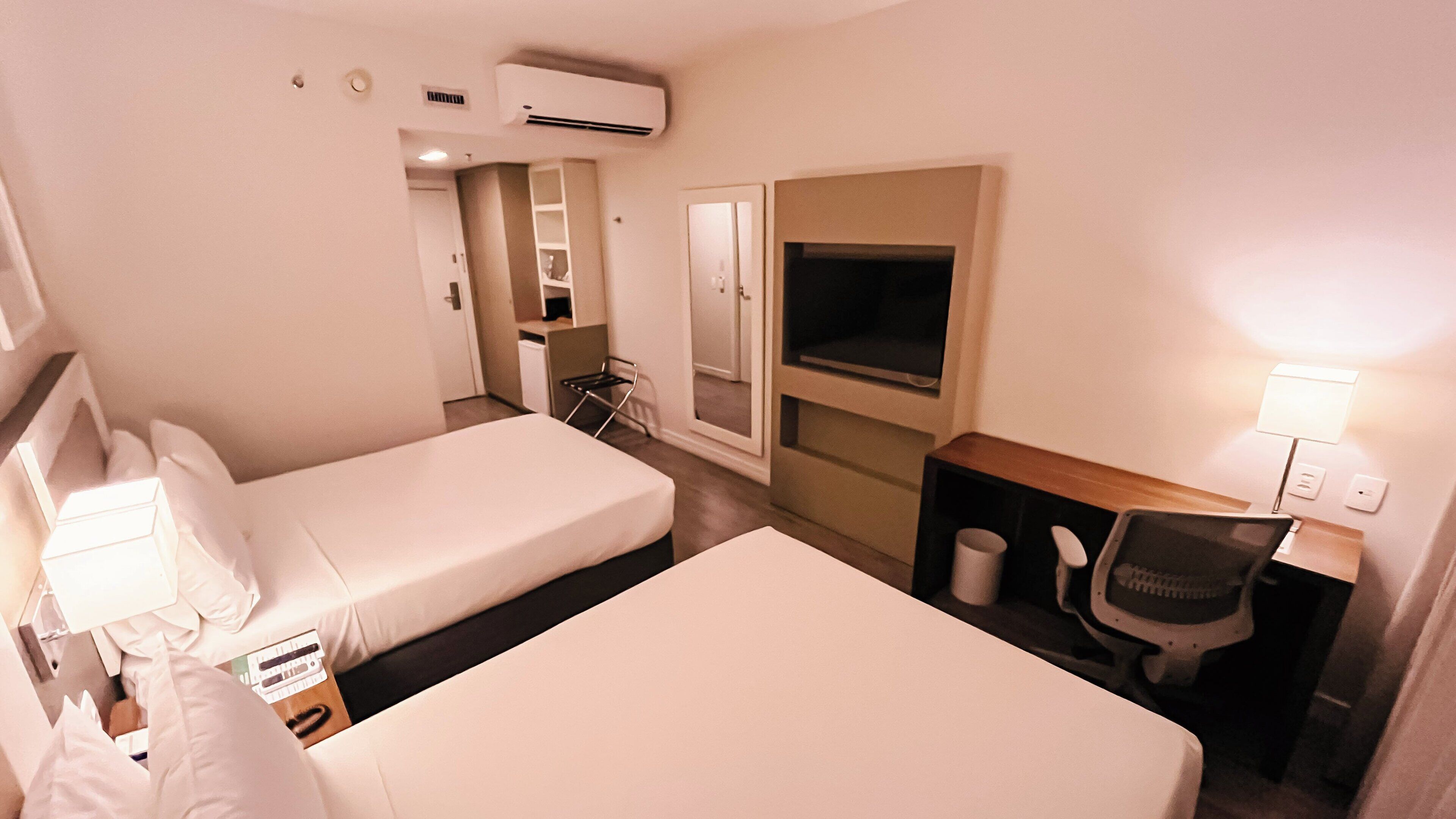 Allergikerbettwaren, Pillowtop-Betten, Minibar, Zimmersafe