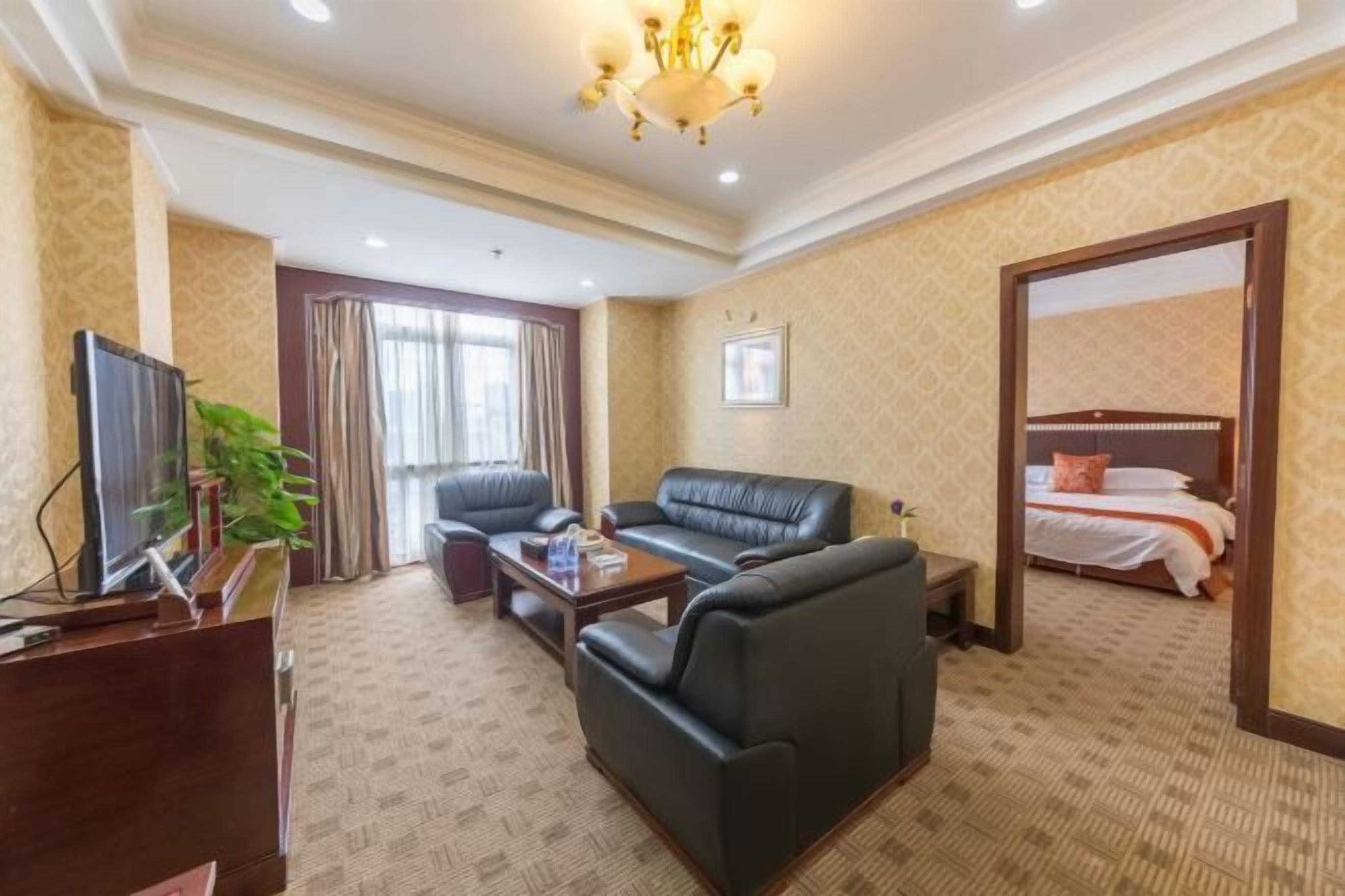 Minibar, Zimmersafe, Wecker