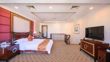 Minibar, in-room safe, alarm clocks