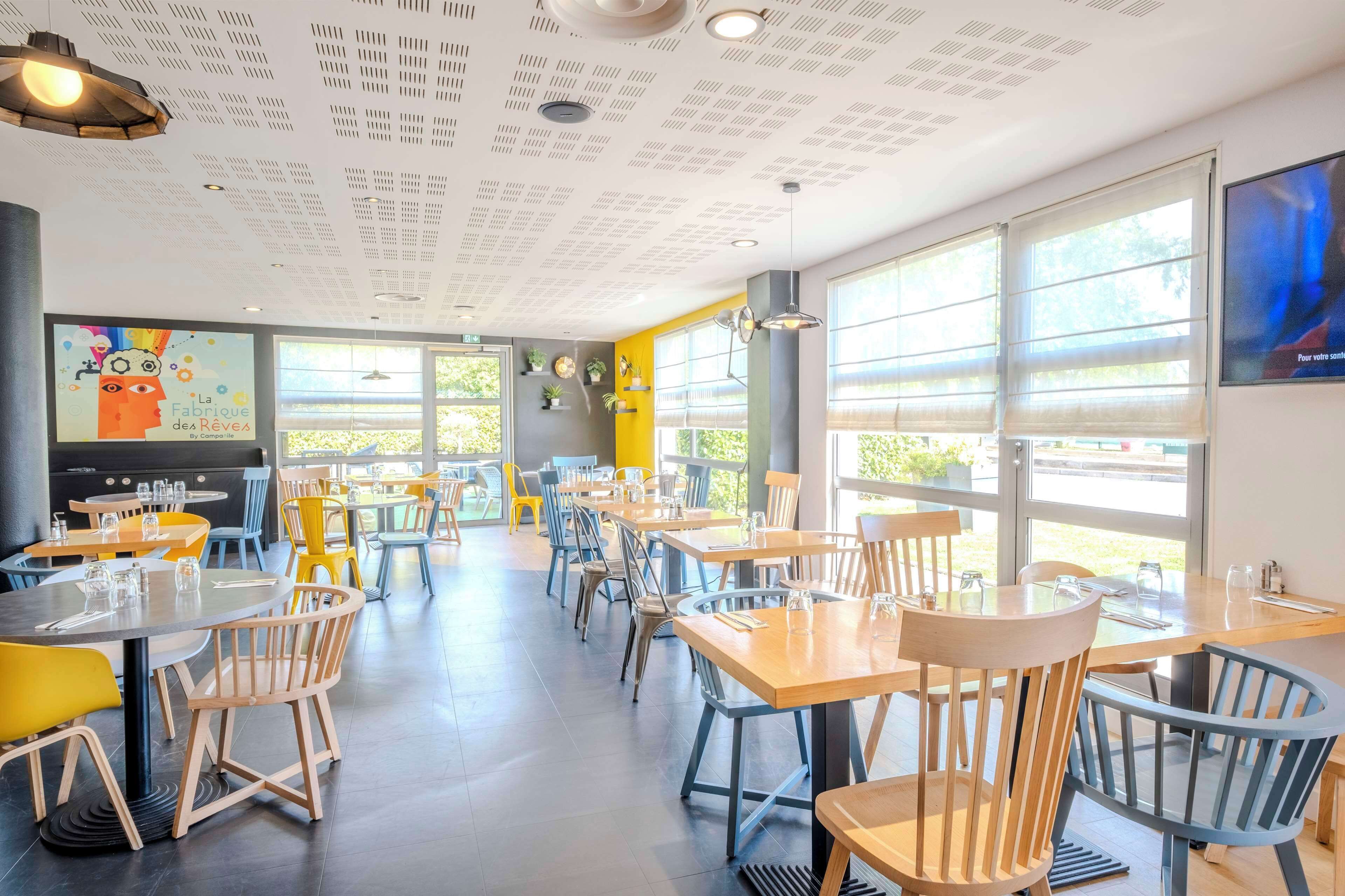 Serveert lunch en diner