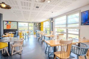 Lunsj og middag serveres