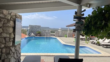 Outdoor pool, pool loungers