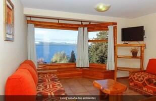 Κρεβάτια με ανώστρωμα, χρηματοκιβώτιο στο δωμάτιο, μοναδική διακόσμηση 