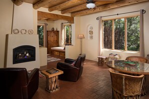 The Oak Grove Casita | Living area | Flat-screen TV - Blue Lake Ranch (Hesperus)