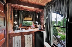 Standard Cottage, Ensuite (Prairie Willow) | Interior