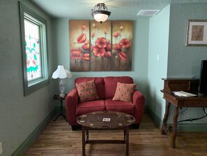 Standard Double Room, Ensuite (Sunlit Rose Suite) | Interior