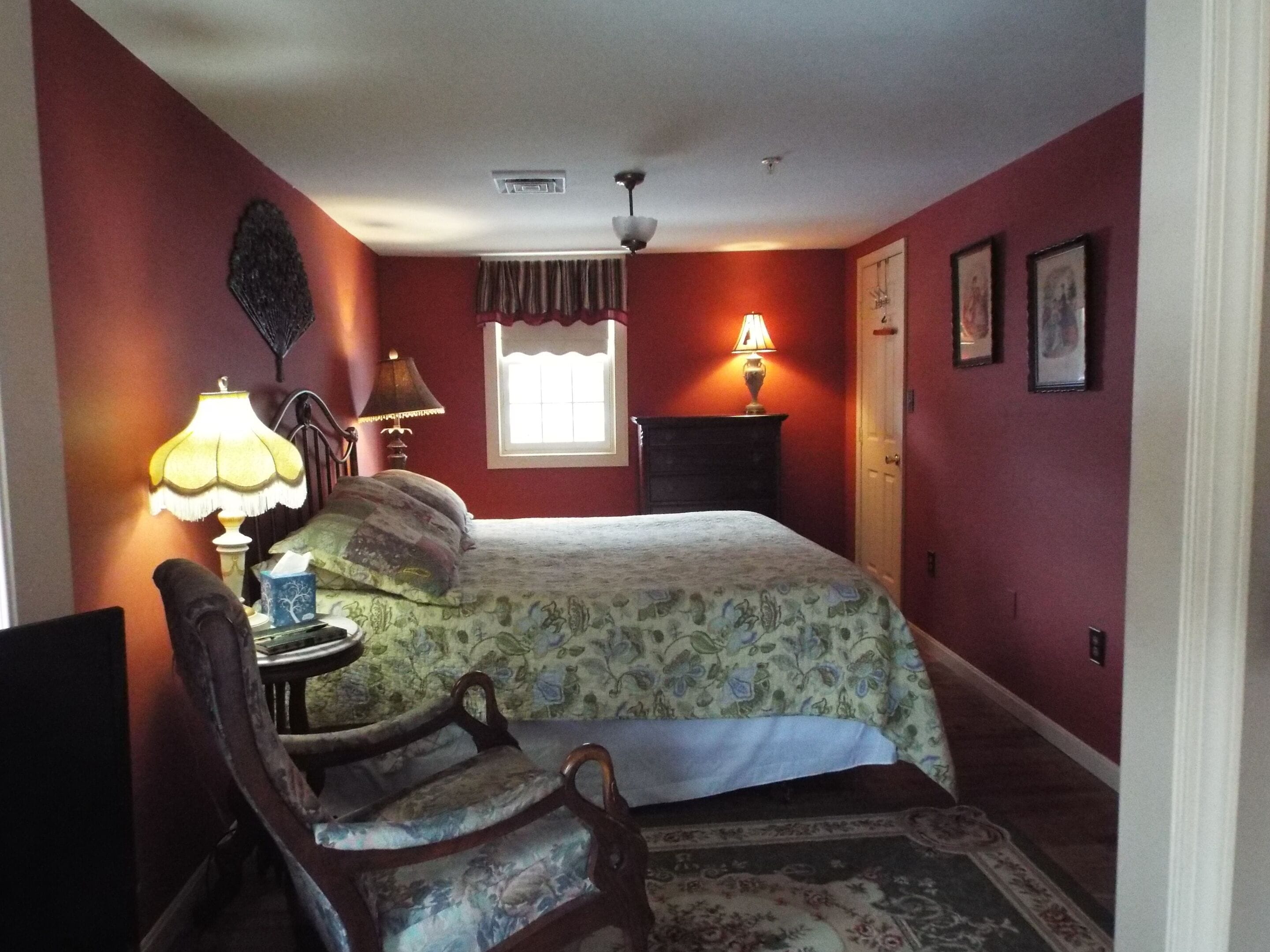 Habitación cuádruple estándar, baño en la habitación, vista al jardín (Fannie Buehler Grand Suit)