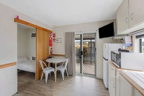 Stuga Basic (Sleeps 3 - Dog Friendly) | Matsal