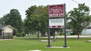 Unclassified image, 3 of 34, button - Colonial House Motor Inn (Tay Valley)