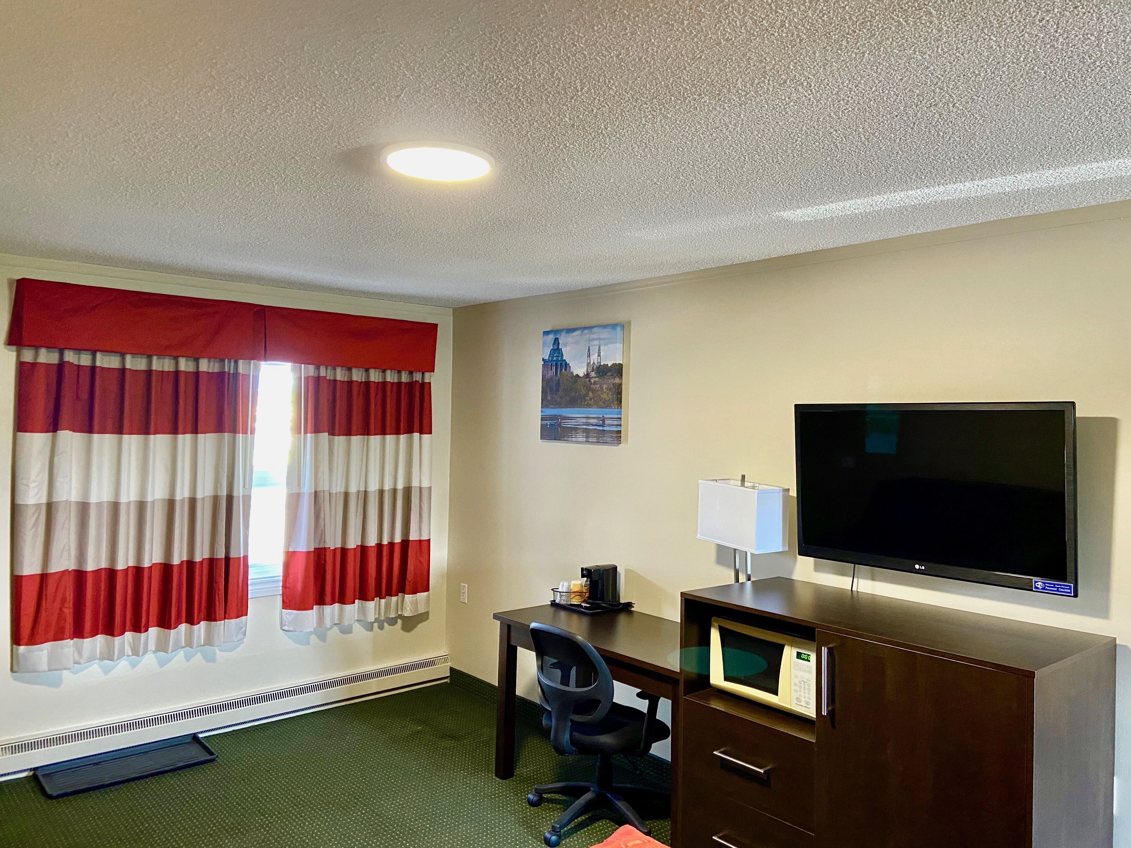 Standard Room, 1 Queen Bed | Desk, laptop workspace, blackout curtains, iron/ironing board