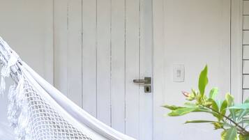 Apartment (3 Adults) | Varanda coberta