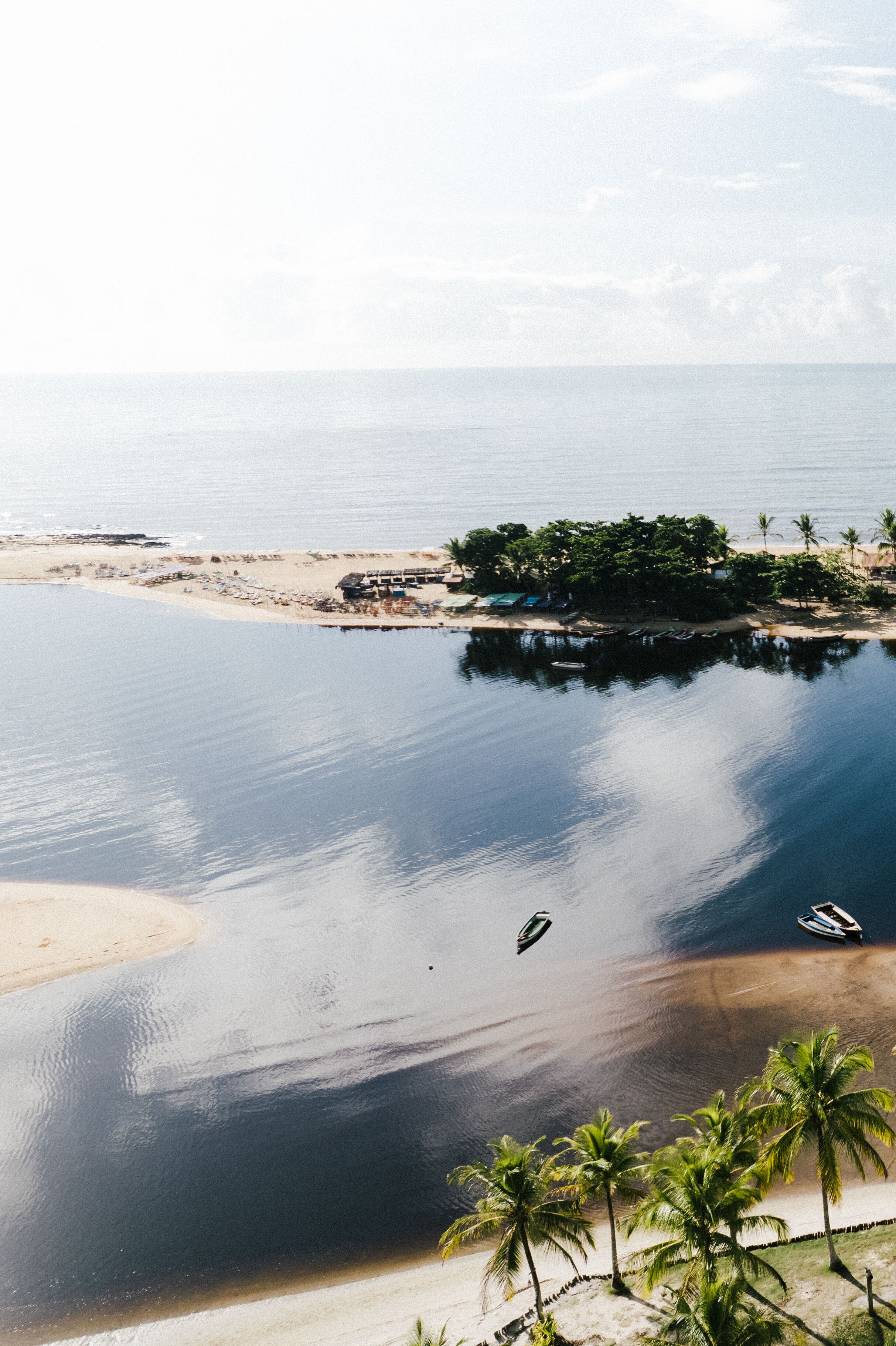 Beach nearby, white sand, beach towels