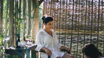 Deep-tissue massages, Thai massages