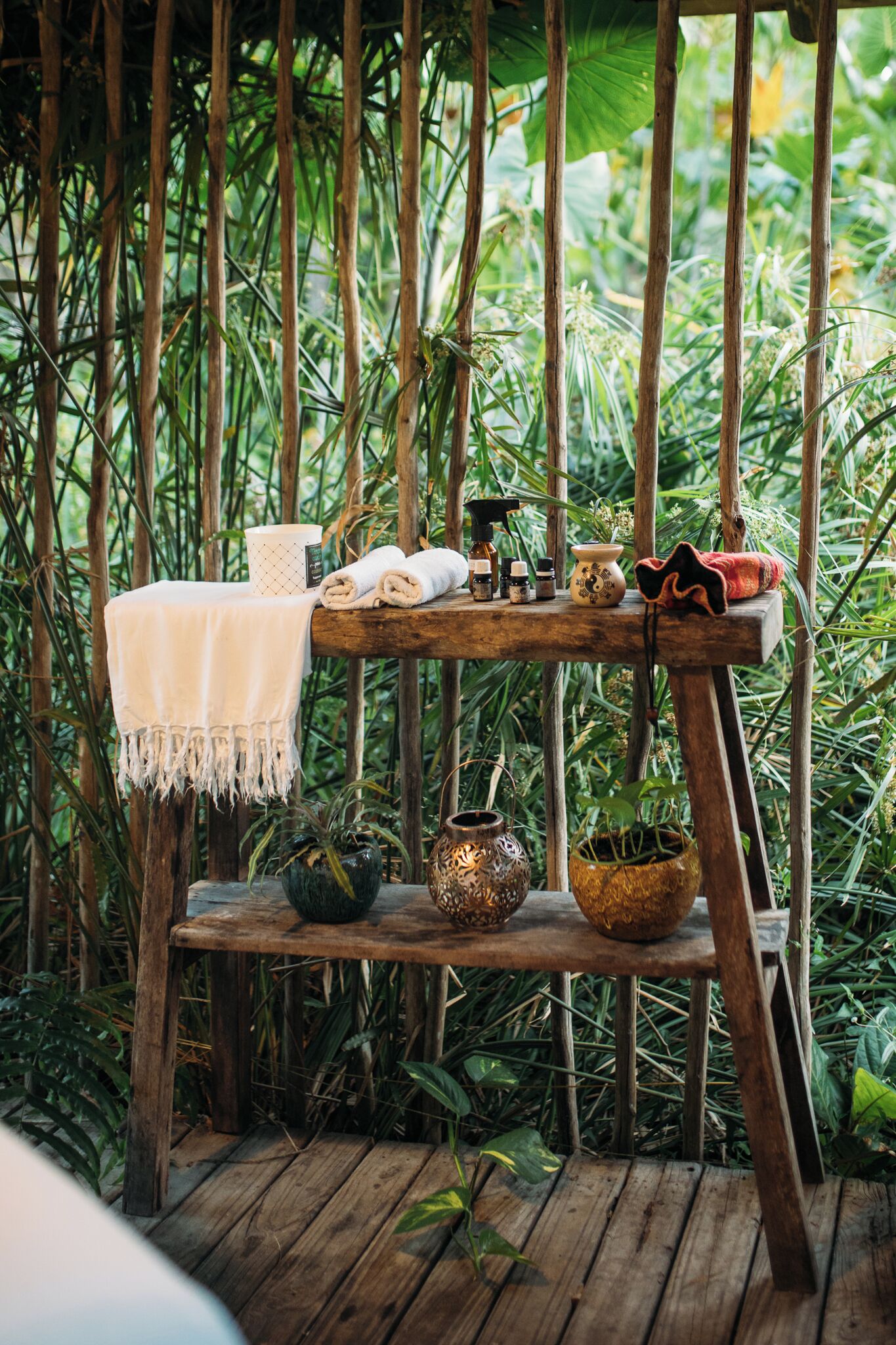 Deep-tissue massages, Thai massages