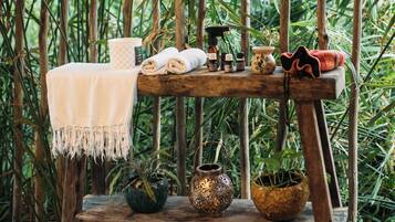 Deep-tissue massages, Thai massages