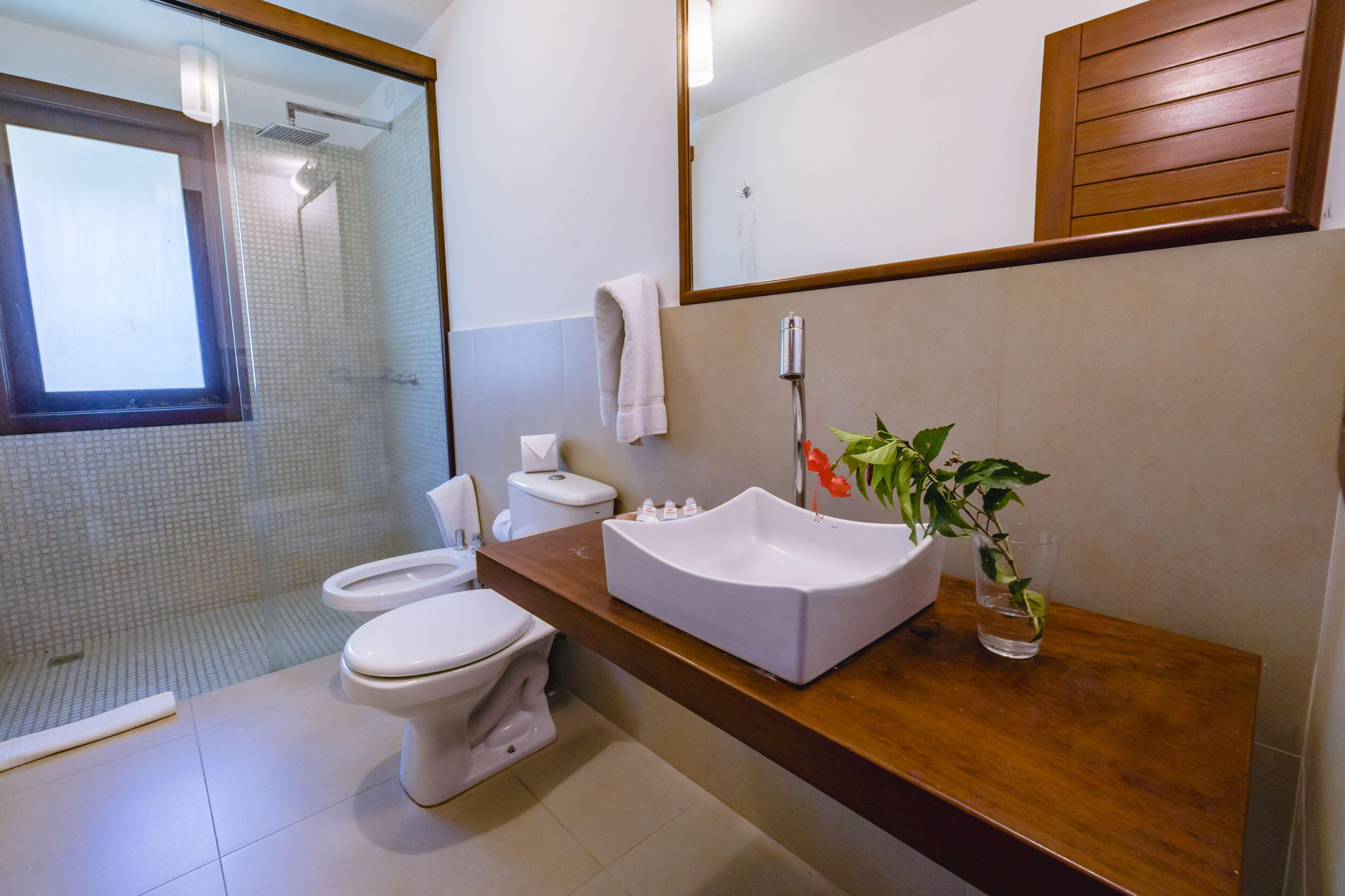 suite (triple) | bathroom | shower, hair dryer, bidet, towels