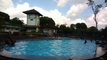 2 outdoor pools, pool umbrellas, sun loungers