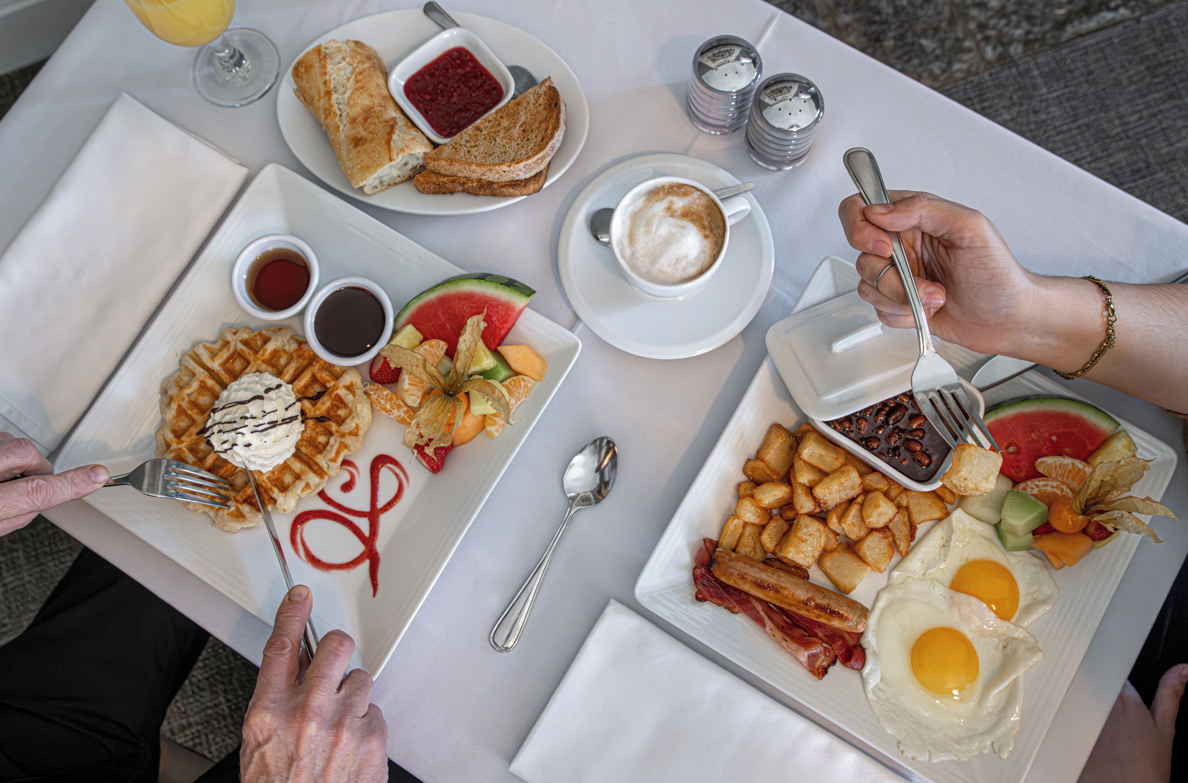 breakfast, dinner, brunch served; french cuisine