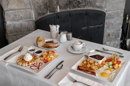 Breakfast, dinner, brunch served; French cuisine