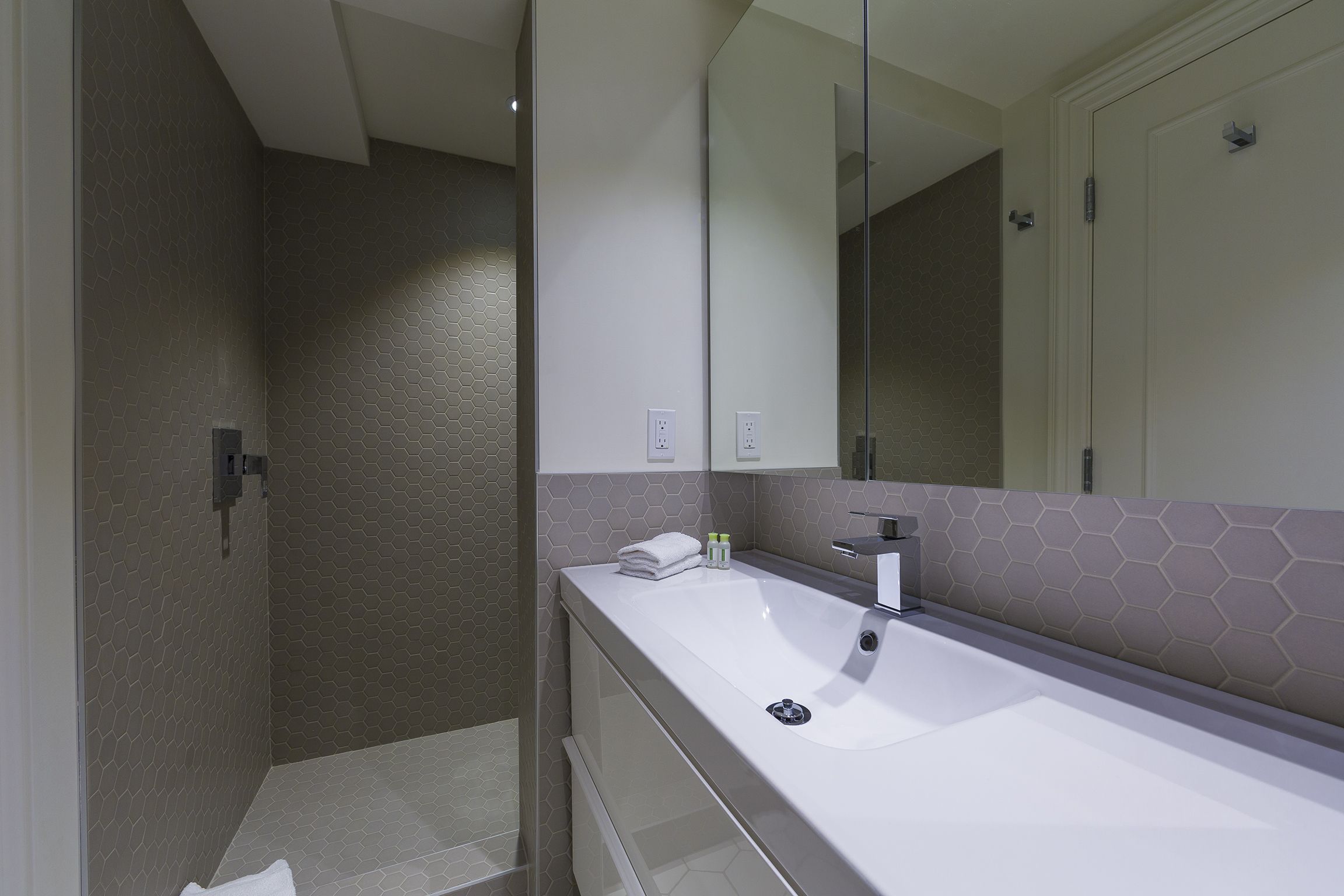 suite | bathroom | free toiletries, hair dryer, bathrobes, towels