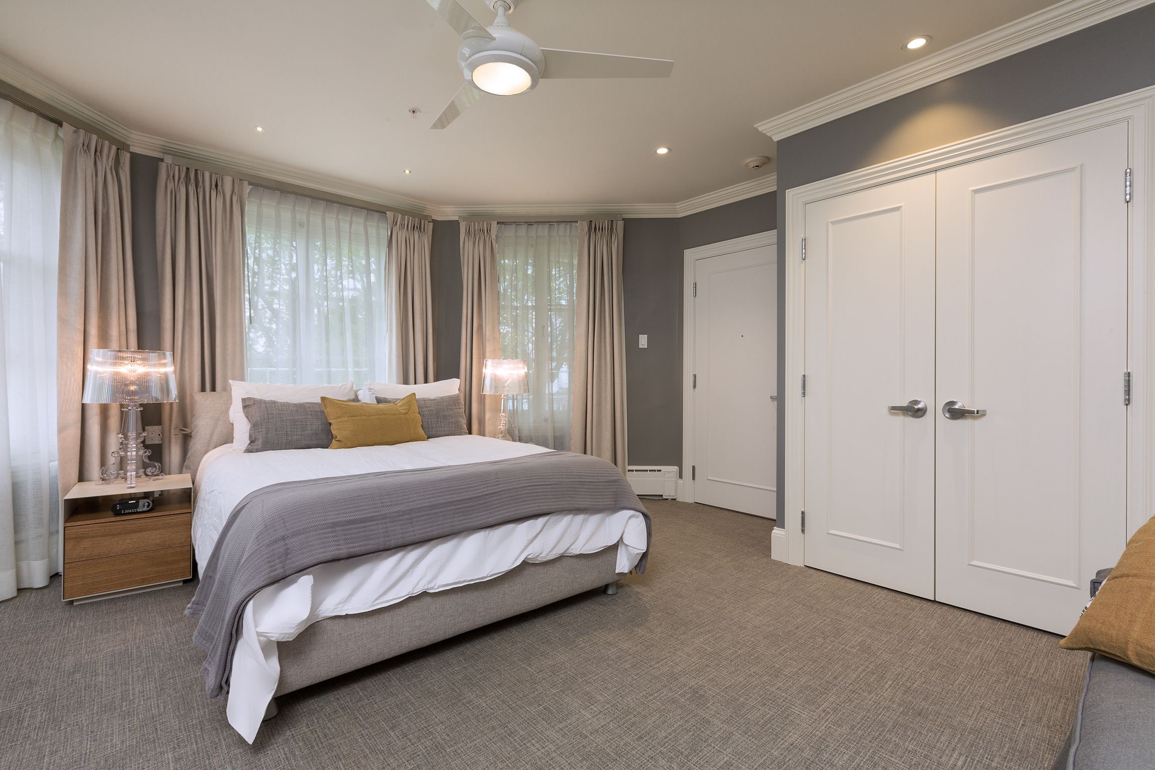 superior room, 1 queen bed, river view (tourelles) | pillow-top beds, in-room safe, desk, blackout curtains