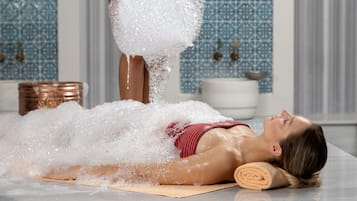 Sauna, tina de hidromasaje, baño de vapor y baño turco o hammam