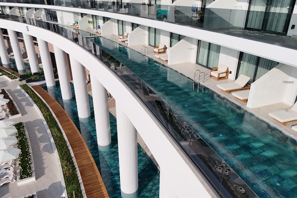 Family Swim Up Suite | Garden view