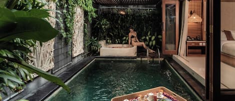 Daily continental breakfast (IDR 195200 per person)