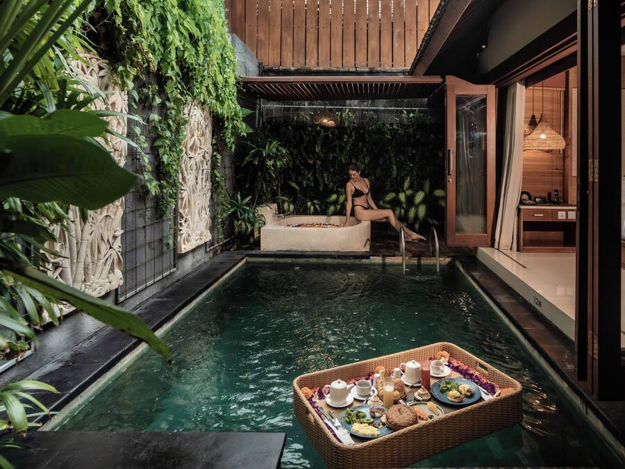 Daily continental breakfast (IDR 195200 per person)