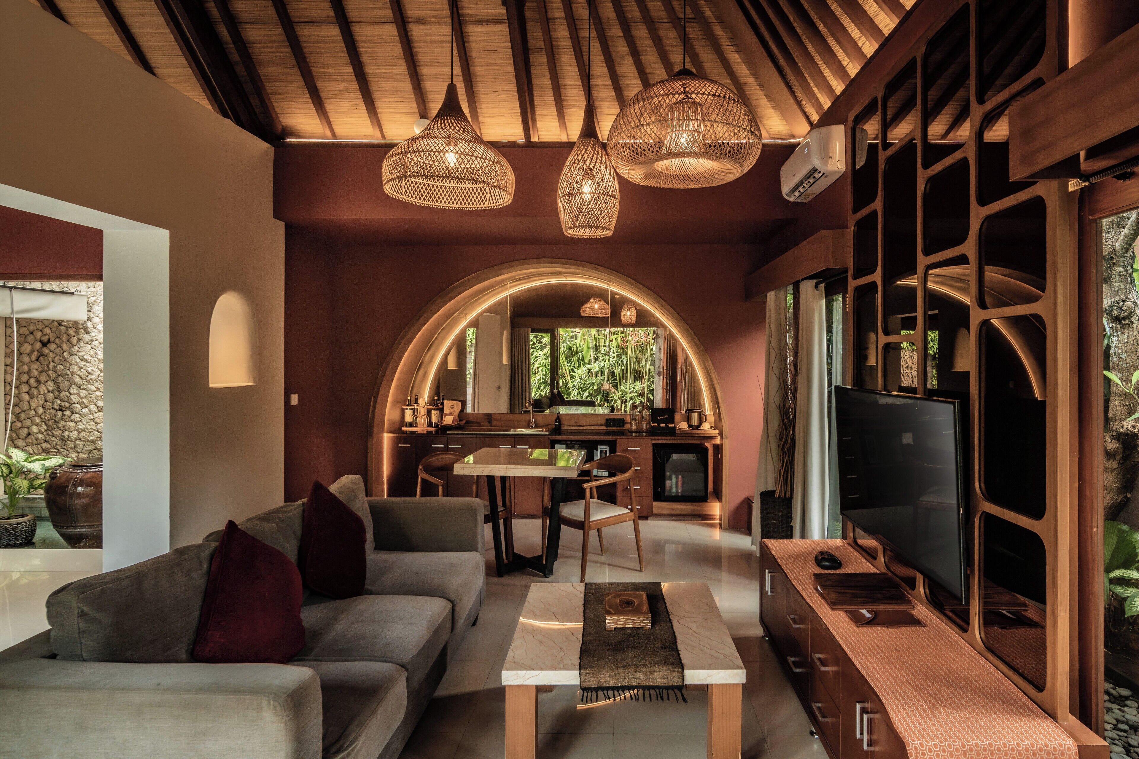 50-inch LED TV with digital channels, Netflix, streaming services