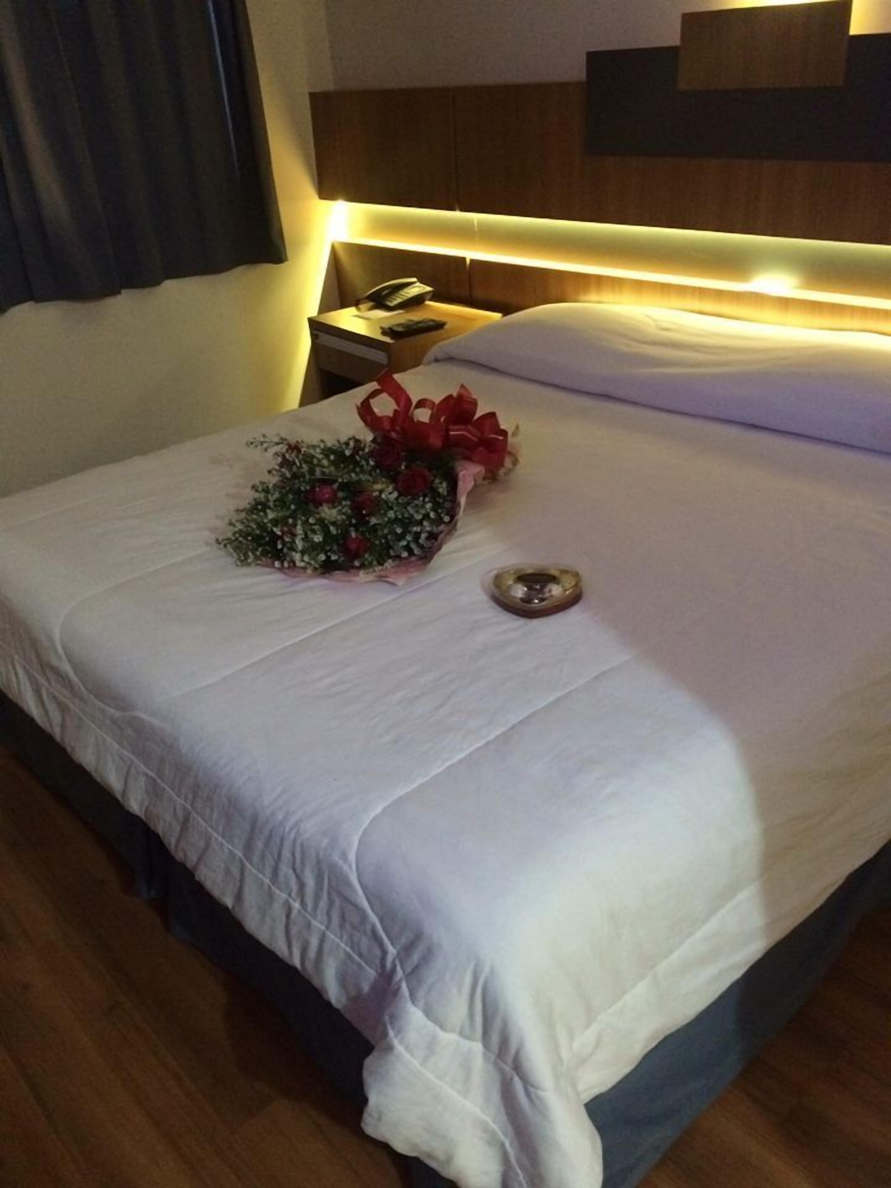 standard room | 1 bedroom, premium bedding, down duvets, pillow-top beds