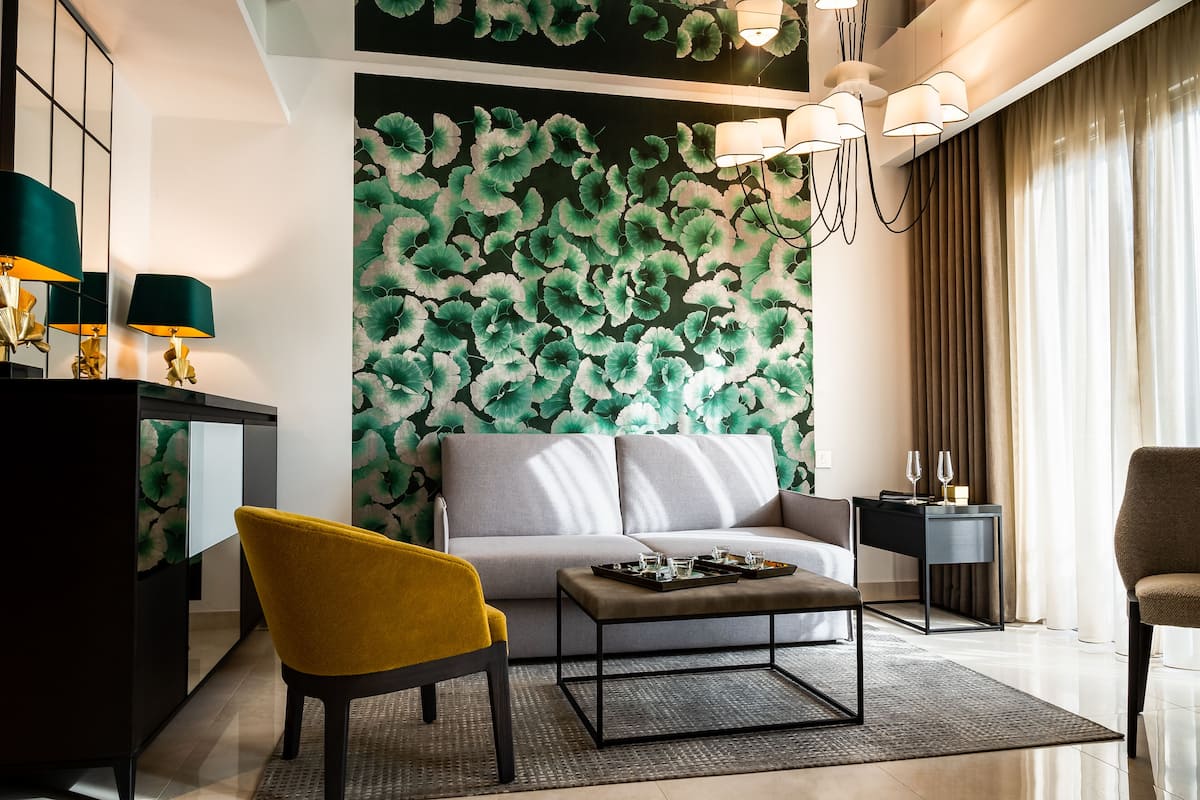 junior suite | living area | led tv