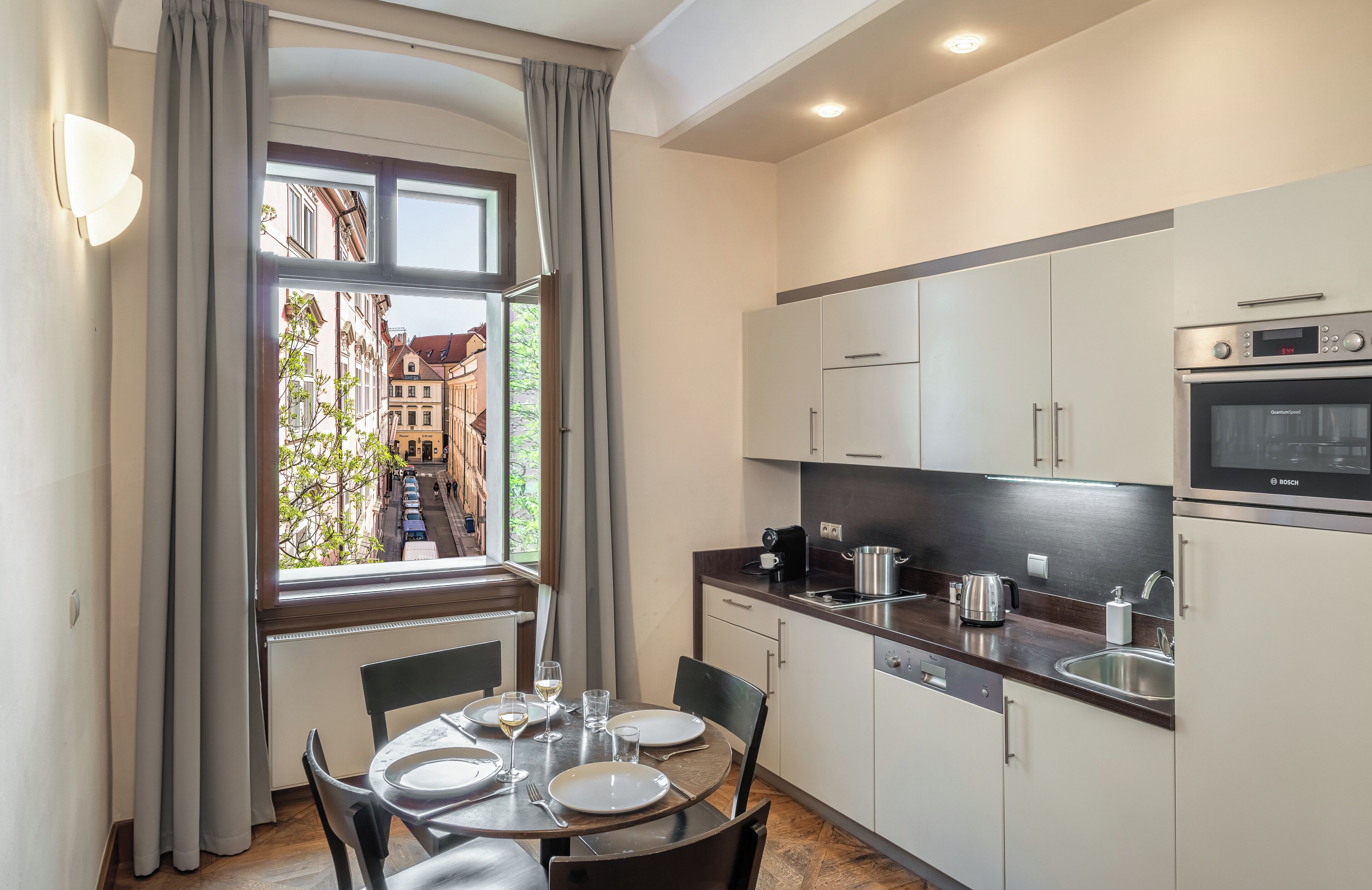 Studio | Private kitchen | Fridge, microwave, oven, stovetop