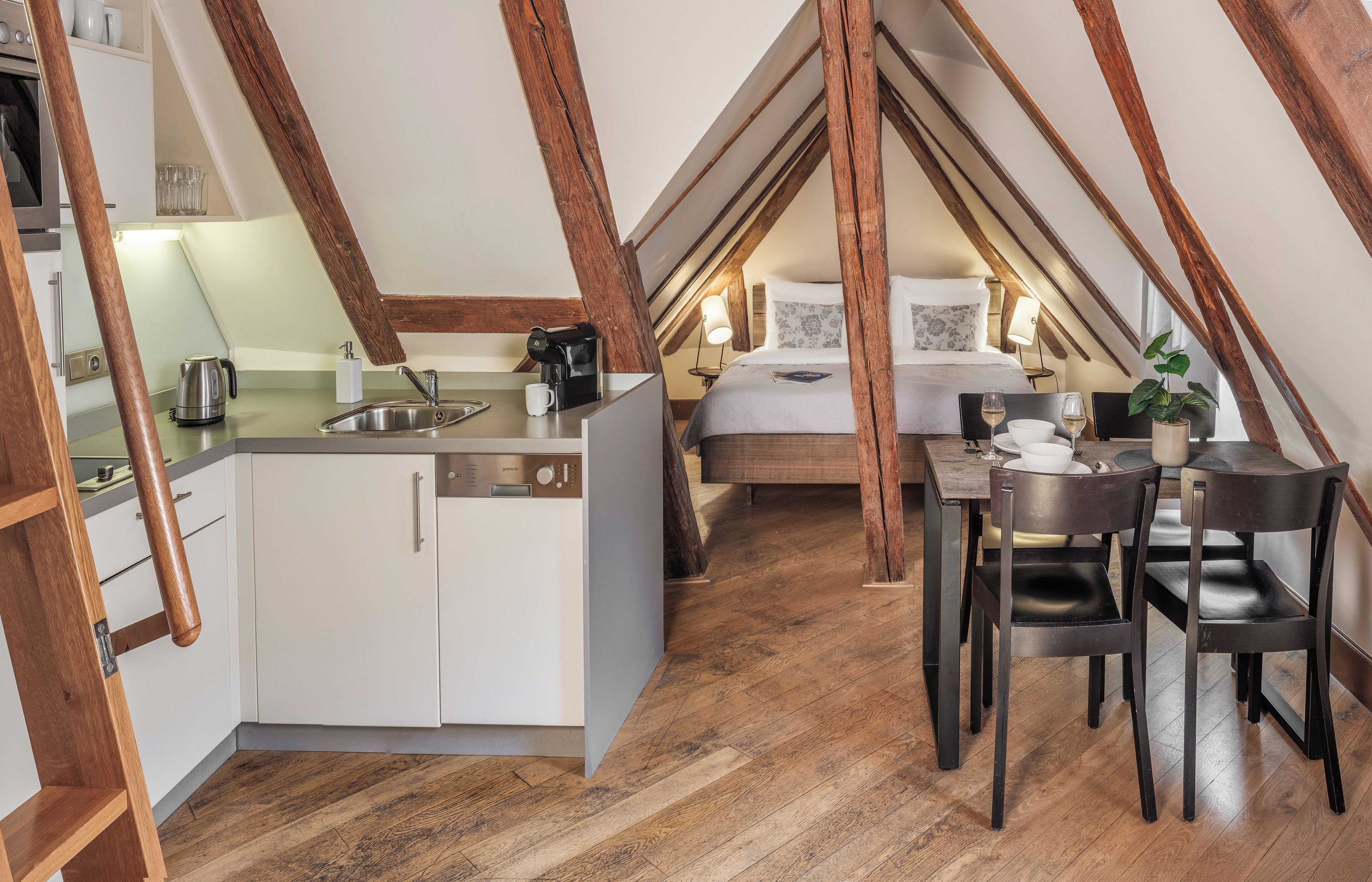 Studio (Attic - 3rd floor) | Hypo-allergenic bedding, individually decorated, individually furnished