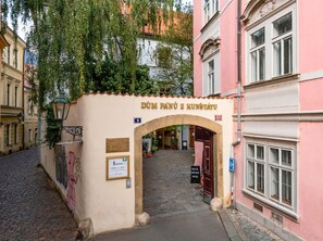 Exterior - 3 Epoques Apartments by Adrez Living (Prague)