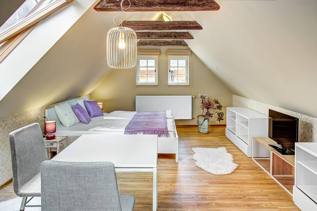 Loft (Studio)