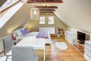 Loft (Studio)