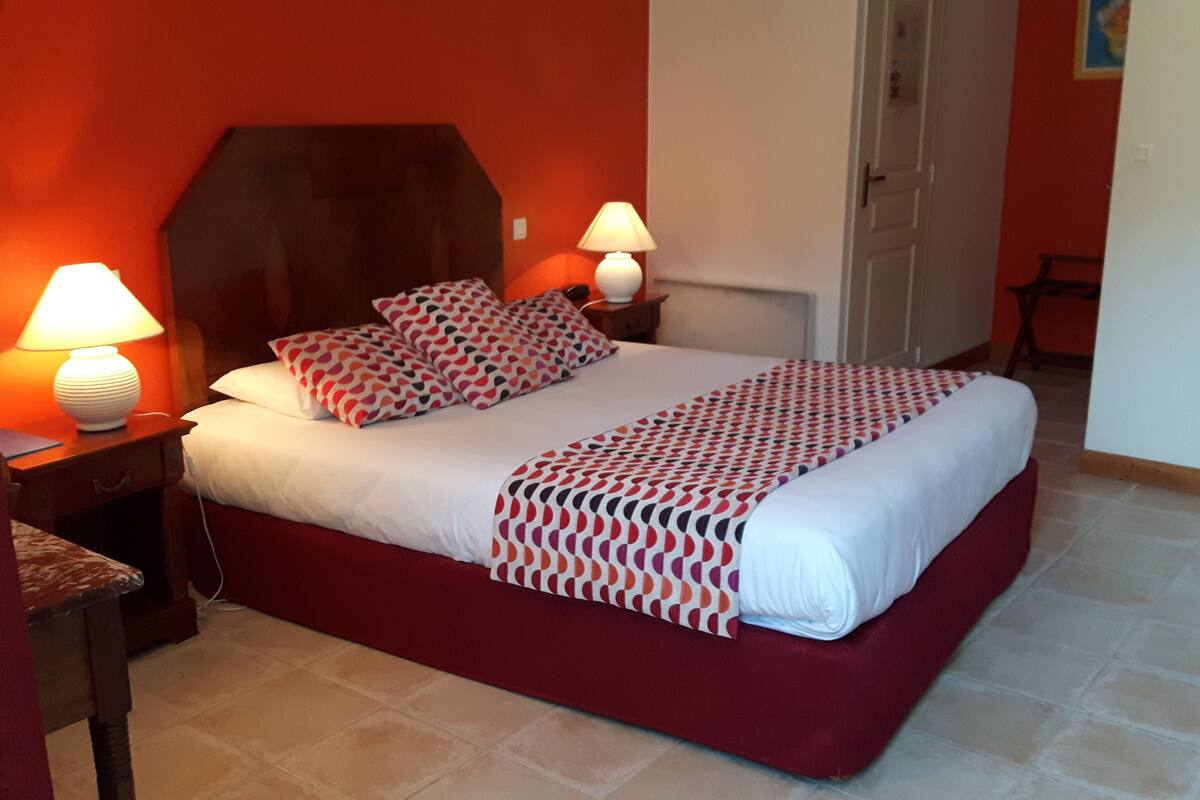 superior double room | premium bedding, individually decorated, individually furnished, desk